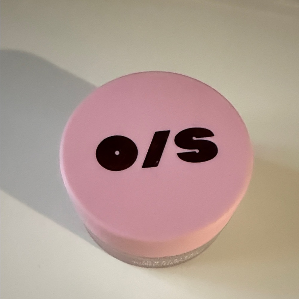 New! O/S translucent setting powder travel size never used just took off seel